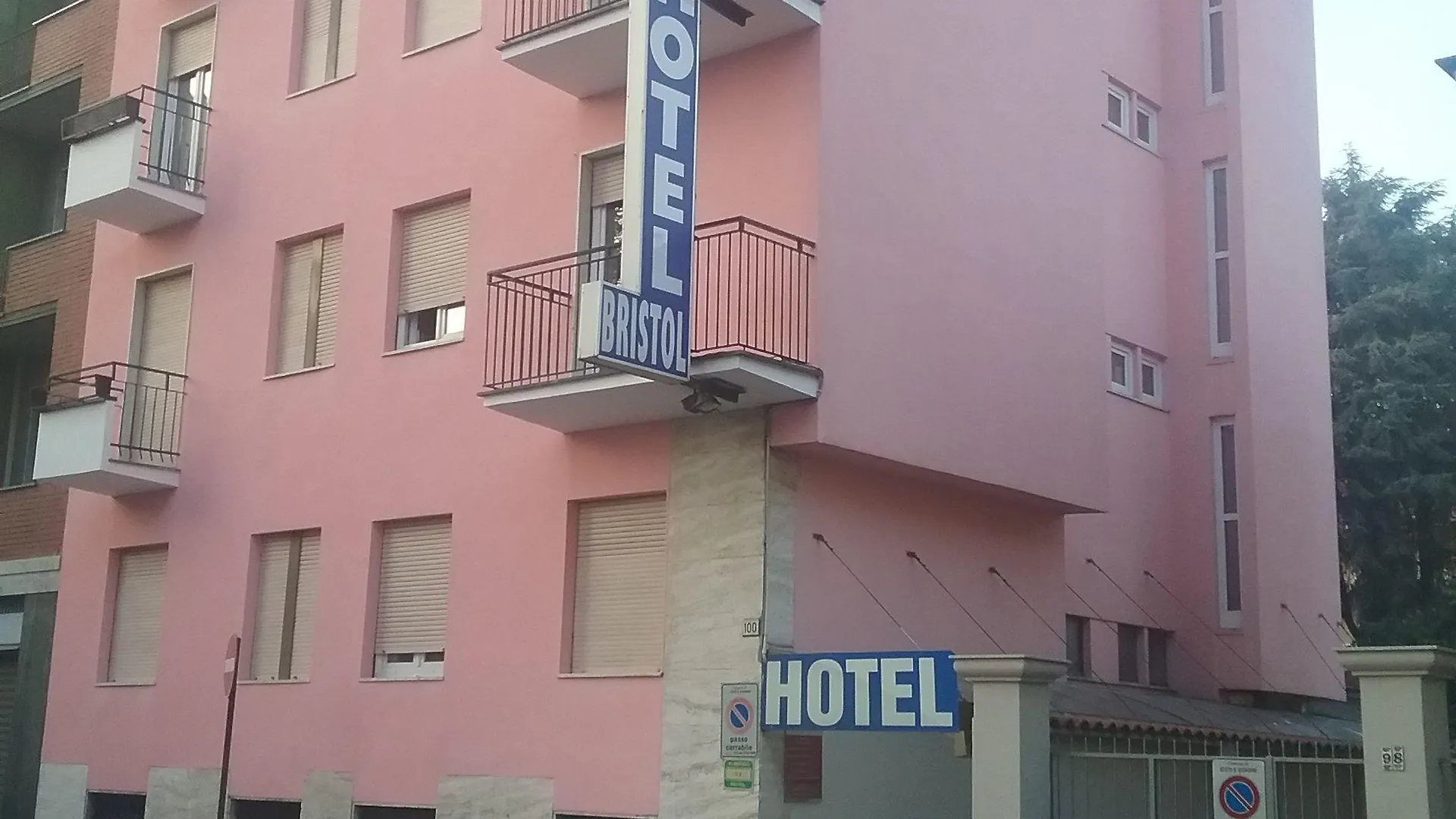 6 Hotel con Accesso Aeroporto Vicino Via della Spiga