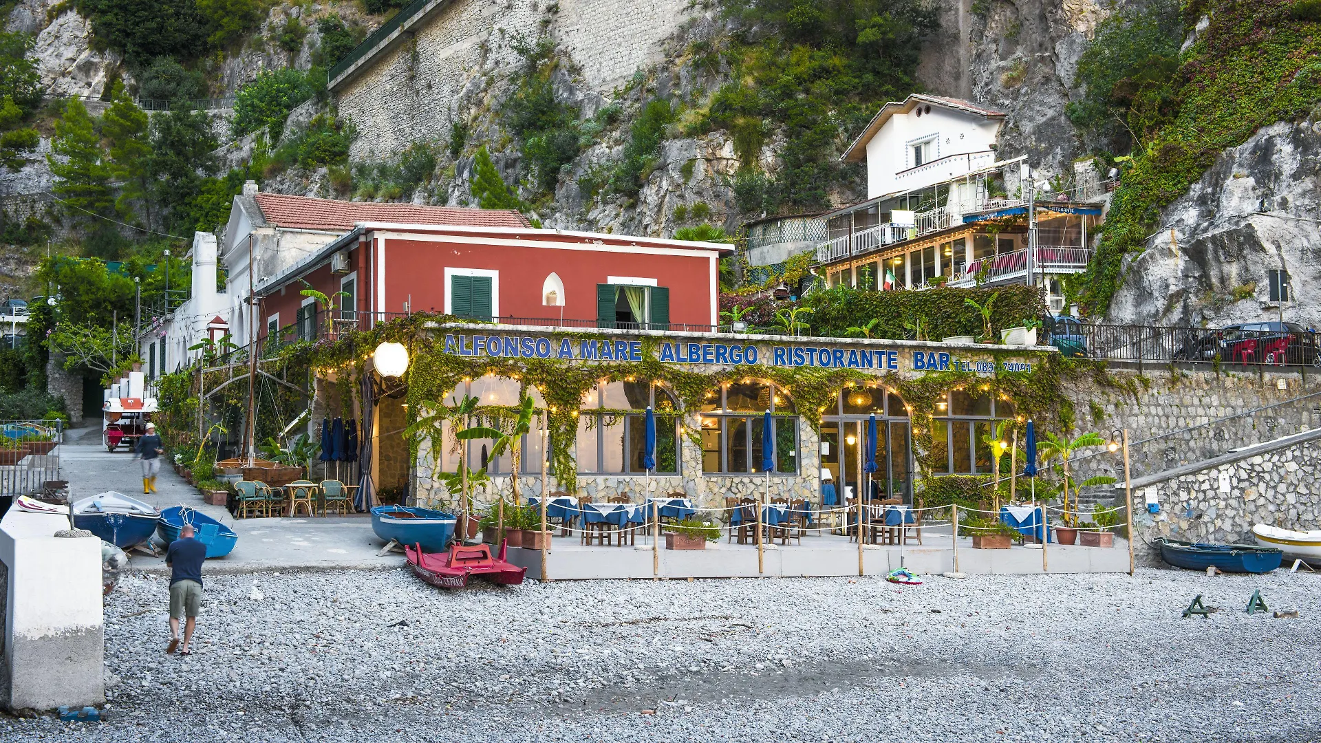15 Hotel Centrali vicino alla Grotta dello Smeraldo che Vale la Pena