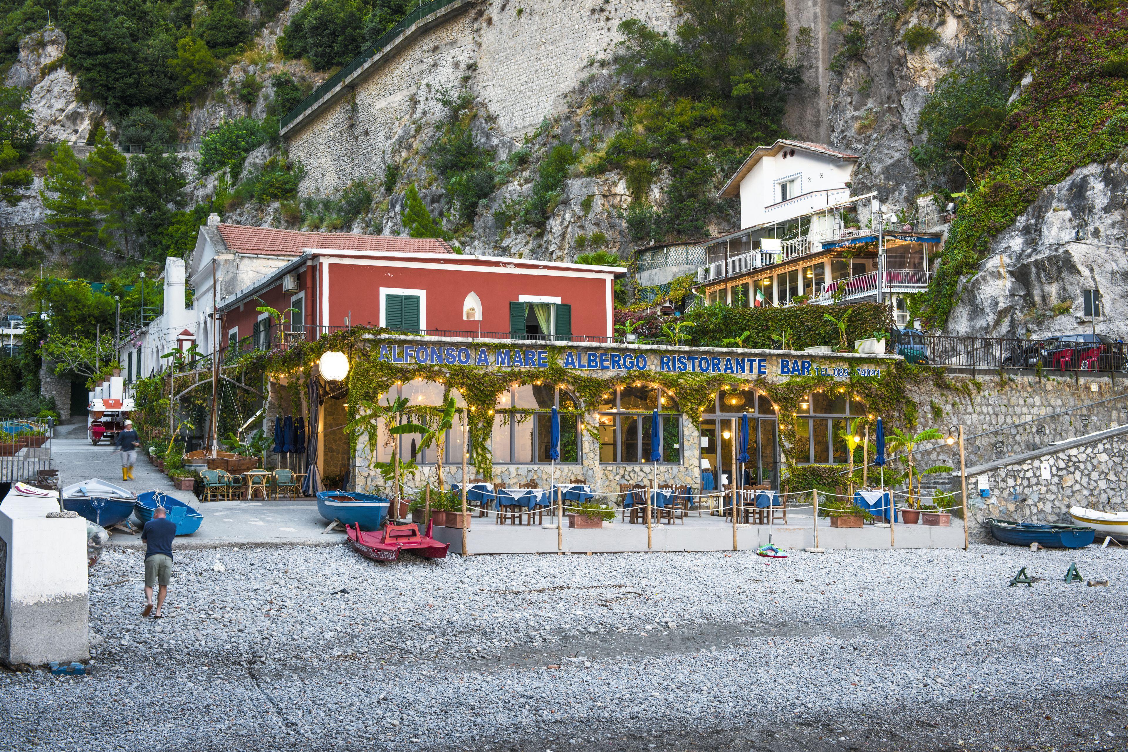 15 Hotel Centrali vicino alla Grotta dello Smeraldo che Vale la Pena